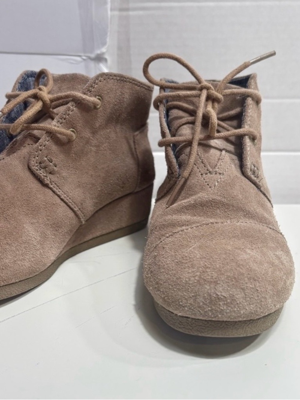 TOMS Taupe Brown Suede Desert Wedge Booties Ankle Boots Size US 3.5 / EU 35.5